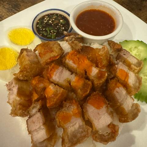 Crispy Pork Over Rice ข้าวหมูกรอบ, photographed