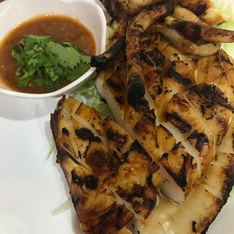 Grilled Calamari ปลาหมึกย่าง, photographed