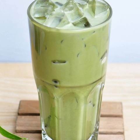 Milk green tea, photographed