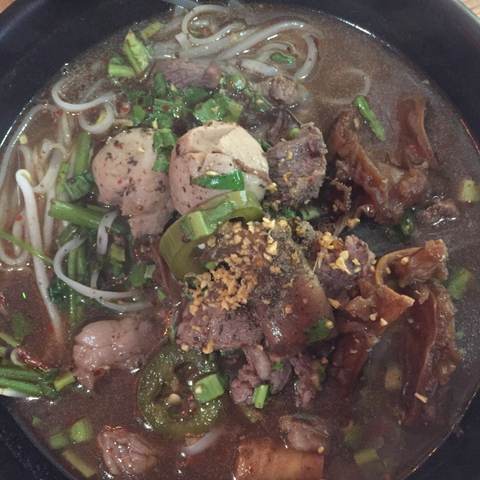 Num Tok beef Noodle ก๋วยเตี๋ยวน้ำตกเนื้อ, photographed