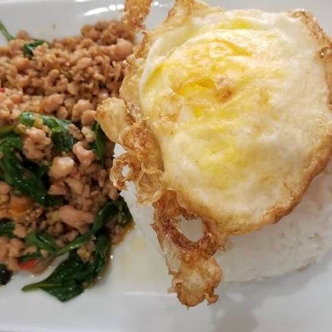 Pad Kra Prao Over Rice กระเพราราดข้าว, photographed