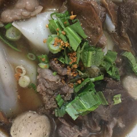 Slow cook Beef Noodle Soup ก๋วยเตี๋ยวเนื้อตุ๋น, photographed
