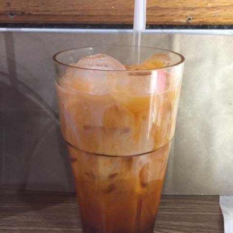 Thai Iced Tea with Milk (16oz)ชาเย็น, photographed